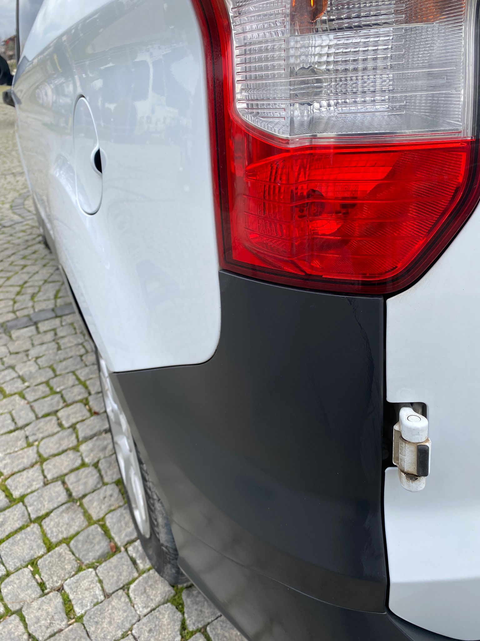 Ford Courier fotoğraf 3